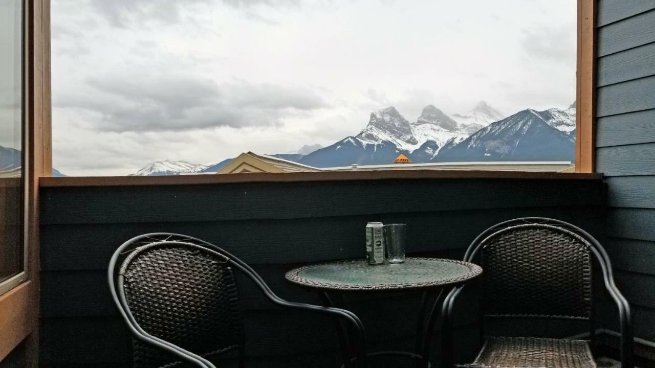 Downtown Loft, Mountain Views, Fireplace, Couple'S Retreat, Walker'S Paradise Канмор Экстерьер фото